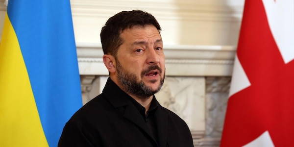 Zelensky al Ft, 'riprenderemo gli attacchi alle raffinerie russe'