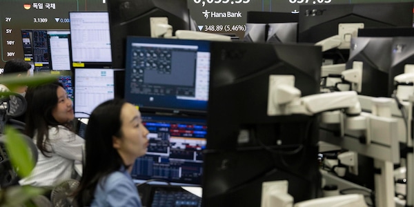 Borsa: l'Asia chiude in forte calo, pesano i timori per l'Ia