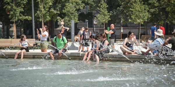 L'impatto del caldo rovente sul turismo, fino a 3,7 milioni di presenze a rischio