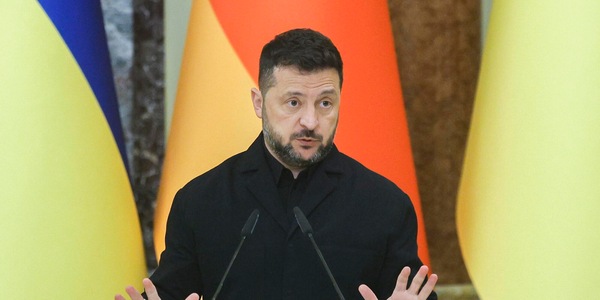 Zelensky al Ft, 'riprenderemo gli attacchi alle raffinerie russe'