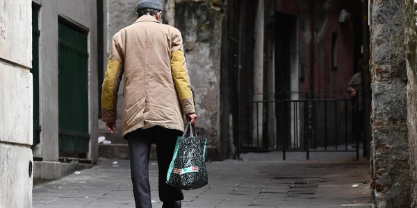 Istat, 5,4 milioni di persone in povertà assoluta nel 2025, sono il 9,3%