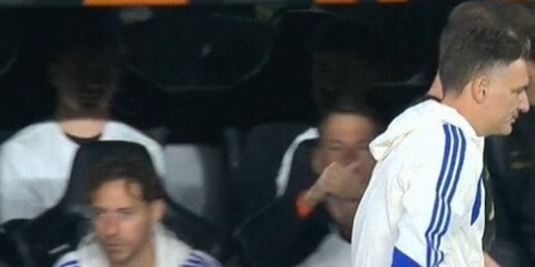 Conceicao, brutto gesto all'uscita: pugni alla panchina e dritto negli spogliatoi. Poi rientra

