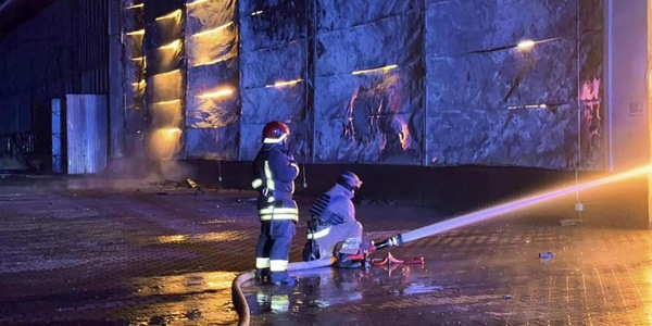 Droni russi su Sepetivka, brucia un deposito di petrolio