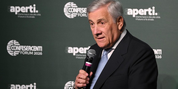 Tajani, 'sulla sanità pensiamo a una card per le spese mediche degli anziani'