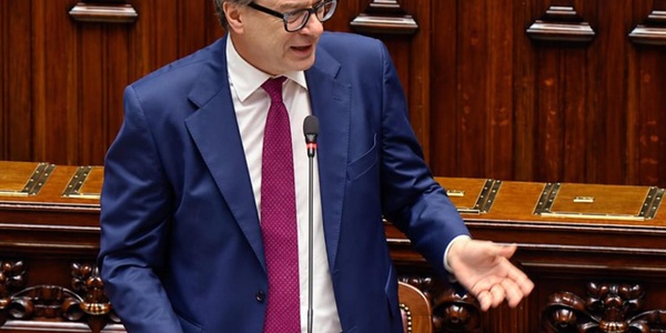 Giorgetti, 'il prelievo sulle banche sarà sostenibile, non morirà nessuno'