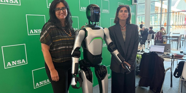 A Ttg l'intervista al robot umanoide, 'non provo emozioni ma imparo da voi'