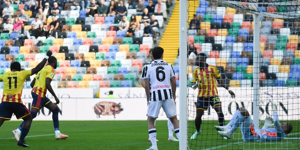 Un super Lecce schianta l'Udinese, 3-0 esterno e Runjaic a rischio