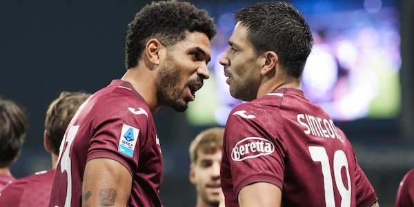 Il Torino travolge il Parma al Tardini: doppietta di Simeone e Adams, Abate vola in classifica