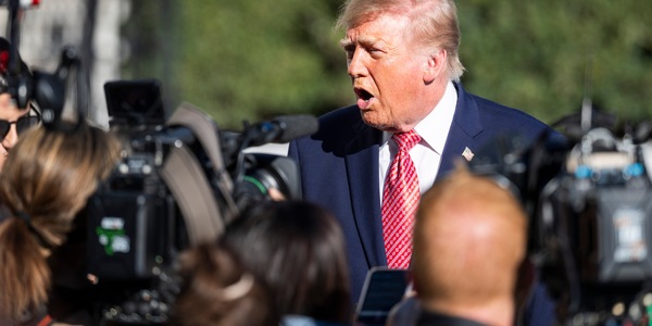 Nyt, 'Trump vuole accordo da Zelensky, ceda territori e otterrà benefici'