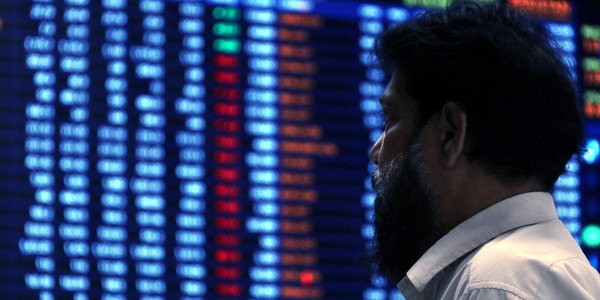 Borsa: Europa migliora, petrolio rallenta corsa e Titoli di Stato in tensione