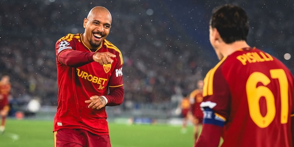 Roma, prima vittoria in Champions League sotto gli occhi di Totti e Dybala: Bratislava ko