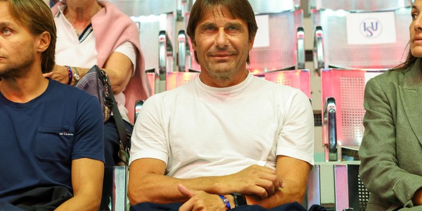 Calcio: Young boccia Conte allo United, "sarebbe un disastro"