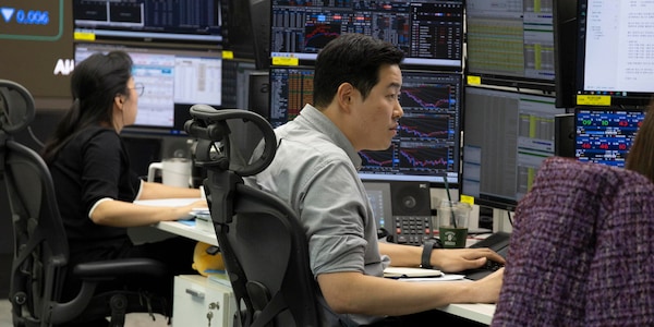 Borsa: Asia in rosso, nuova pressione sui tecnologici