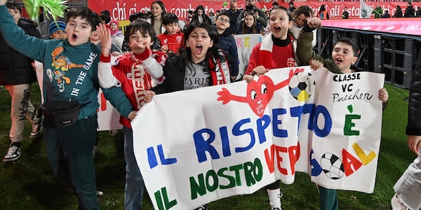 "Basta insulti allo stadio”: i bambini tifosi del Monza diventano un esempio in Francia