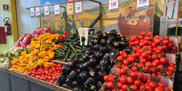 Sospesa la protesta dei Tir, frutta e verdura tornano nei supermercati in Calabria