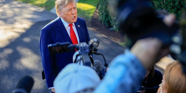 Giudice ordina a Trump di deporre entro l'11 dicembre nella causa contro la Bbc