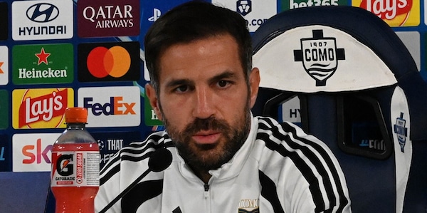 Fabregas: "Nico Paz tra i top... difensori. Futuro? Sarebbe la mia fine". Poi l'annuncio su Kean