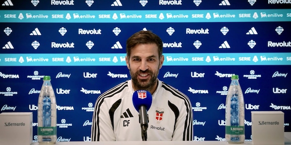 Fabregas: "Aquilani possibile mio successore? Mai pensato di andarmene"