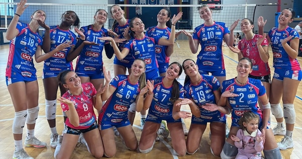 Igor Agil Volley, debutto casalingo da tre punti: Cagliari ko 3-0