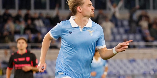 La Lazio batte il Parma e balza in testa alla classifica