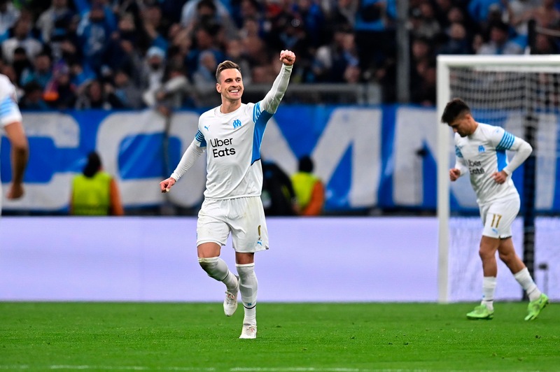 Conference League, il Marsiglia vola con Milik. Bene Leicester e Psv