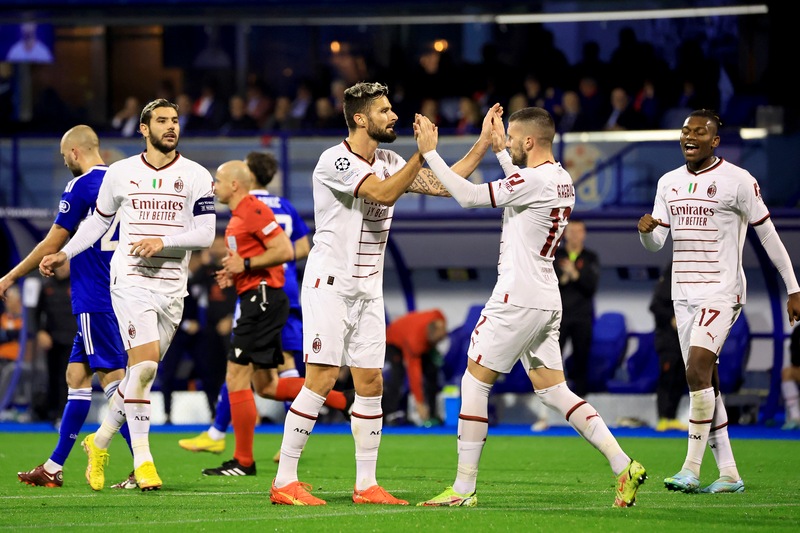 https://cdn.tuttosport.com/img/800/600/2022/10/27/120444938-ee7375d3-5c6d-4156-8e56-b025b1153c6e.jpg Milan, casse piene con Emirates: rinnovo al raddoppio!