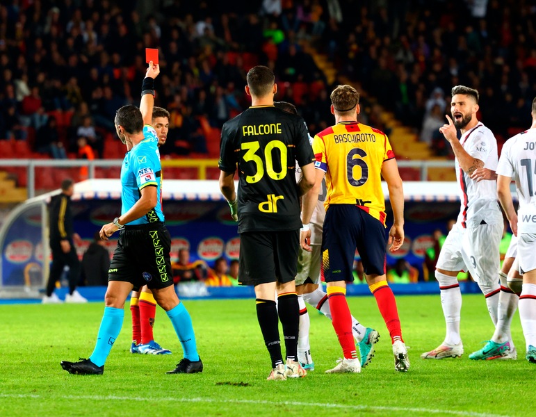 Giroud clamoroso, rischia quattro giornate! Milan in ansia per il referto