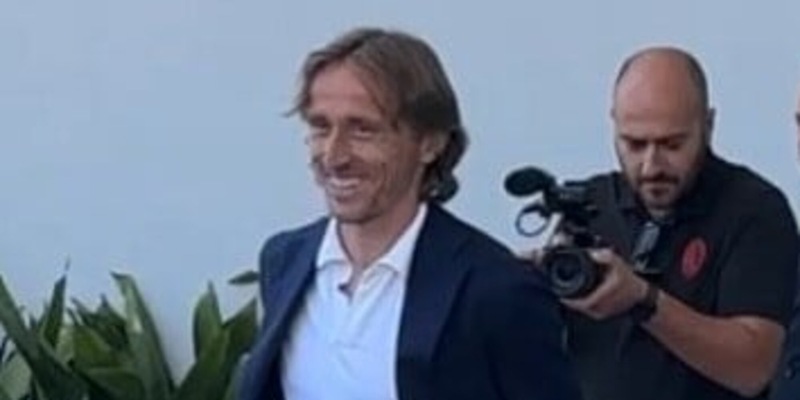 <p>Modric day, il Milan accoglie il campione croato: &quot;Mi aspettano grandi sfide&quot;</p>