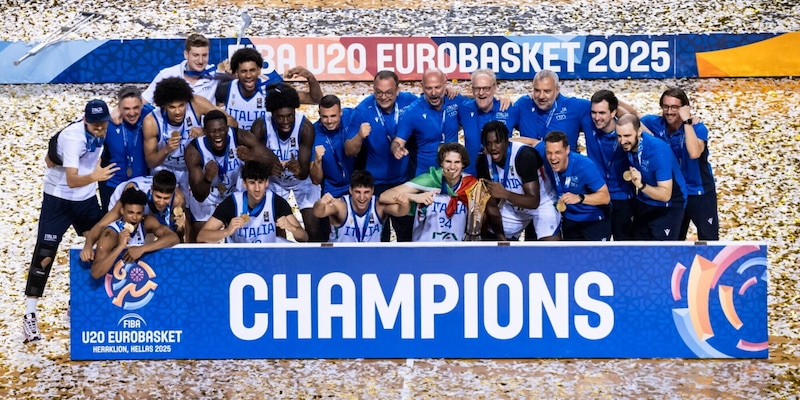 https://cdn.tuttosport.com/img/800/600/2025/07/21/161016958-68a2f576-ff2b-4edb-90a1-813ff5f330f3.jpg