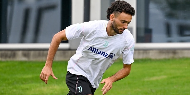 https://cdn.tuttosport.com/img/800/600/2025/07/26/065133449-aa112ae4-3594-49fb-b02e-f45bfbdbbe7d.jpg