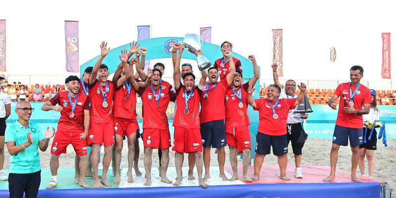 https://cdn.tuttosport.com/img/800/600/2025/08/03/185932833-ceb7df6e-88f3-4de1-8923-cc62313a188c.jpg