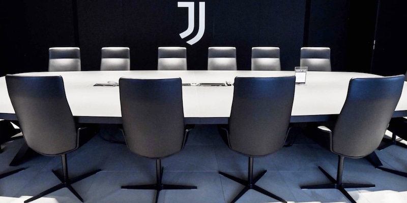 https://cdn.tuttosport.com/img/800/600/2025/08/16/094121382-b62668c4-3515-40da-a11a-9225b886e9aa.jpg