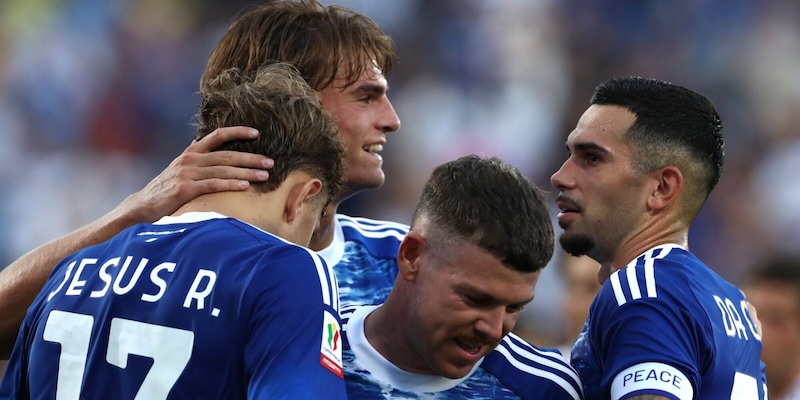 https://cdn.tuttosport.com/img/800/600/2025/08/16/212610585-c80c030d-b1e8-40bf-9d70-f64bfb49a587.jpg