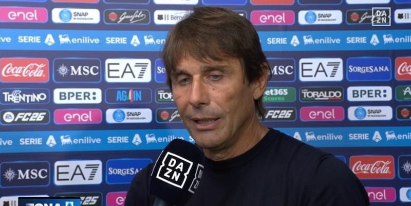 Conte rimanda il mercato Napoli: &quot;Saranno futuro, ma oggi...&quot;. E il sorriso dice tutto