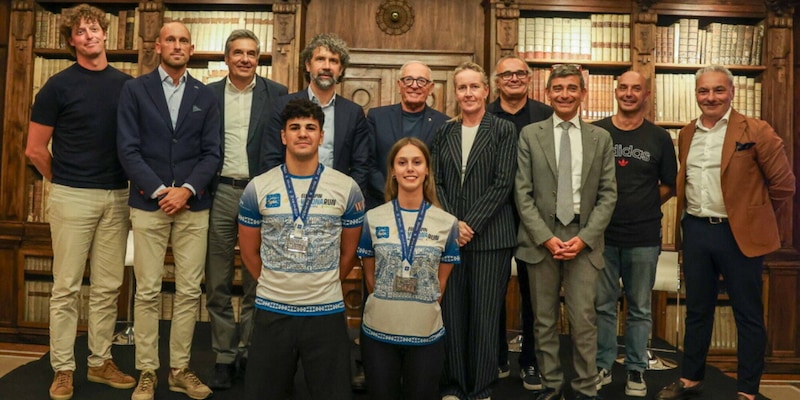 https://cdn.tuttosport.com/img/800/600/2025/09/12/082408412-35e8cd42-3e04-40e2-8e7f-0162f452eb97.jpg