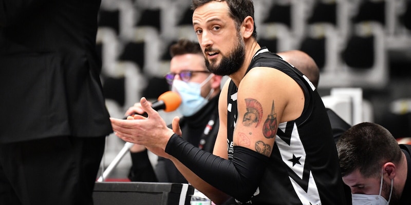 https://cdn.tuttosport.com/img/800/600/2025/09/26/143240332-813a053d-e2d0-4149-a499-afbdf0767bc2.jpg