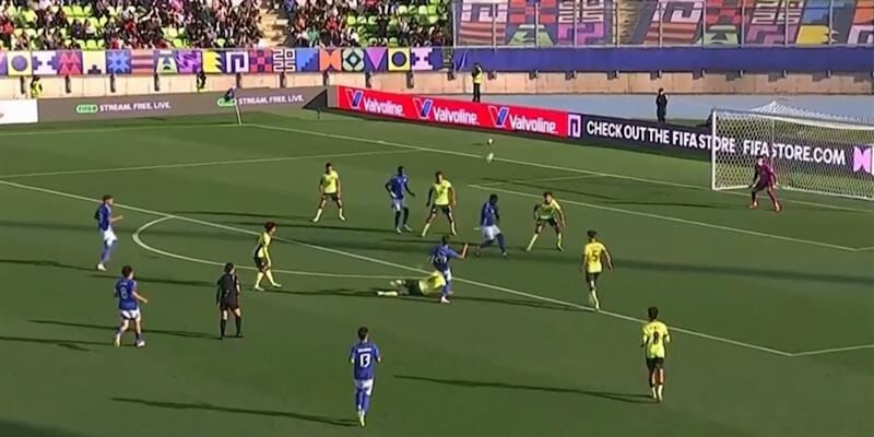https://cdn.tuttosport.com/img/800/600/2025/09/28/212340390-0bb76740-3ac4-4e17-af59-0e1fcaf1a5f9.jpg