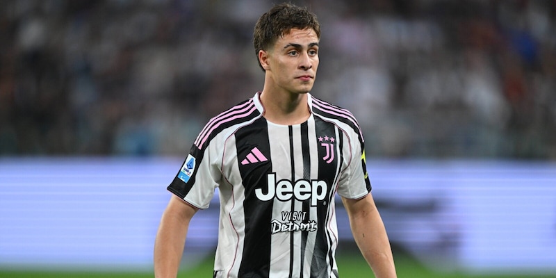 https://cdn.tuttosport.com/img/800/600/2025/10/01/054156307-66eb44d6-e7d1-4422-b026-f1a1a41fcb48.jpg