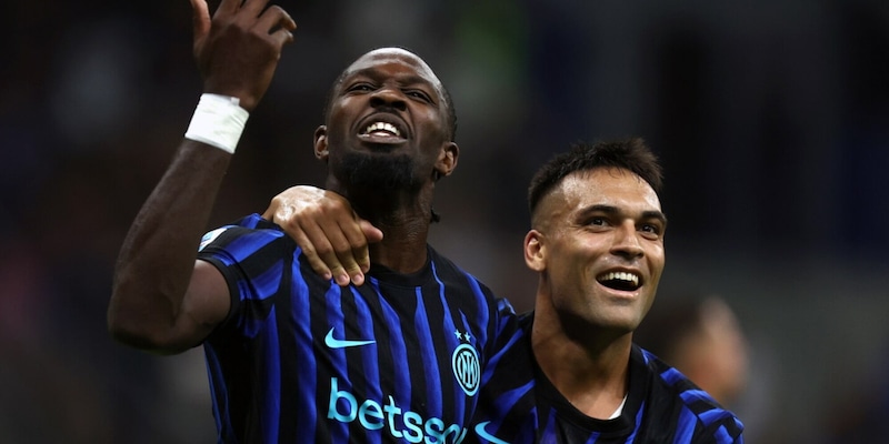 https://cdn.tuttosport.com/img/800/600/2025/10/06/085109174-134474d2-e703-4a88-9018-8640361de032.jpg