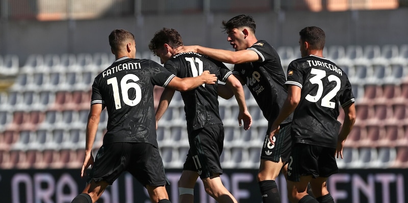 https://cdn.tuttosport.com/img/800/600/2025/10/06/094816345-39eecf8d-f87b-4948-994e-5d157b168f1e.jpg