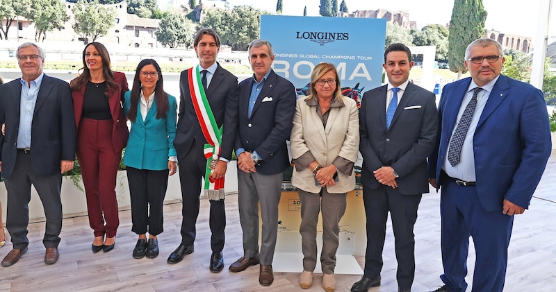 https://cdn.tuttosport.com/img/800/600/2025/10/08/133404681-3605d159-5d84-4aba-9e42-d030056de32e.jpg