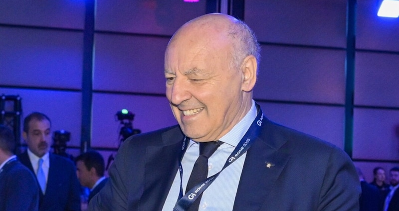 https://cdn.tuttosport.com/img/800/600/2025/10/09/140727655-fd390e4c-44fa-4ee9-aa49-094b7820b6e5.jpg