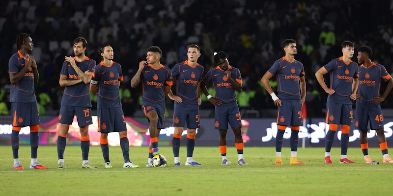https://cdn.tuttosport.com/img/800/600/2025/10/11/072553049-9d2d7181-e2cf-4367-b121-d7a5d8737978.jpg