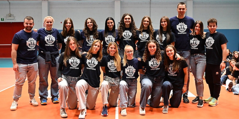 https://cdn.tuttosport.com/img/800/600/2025/10/13/113648354-505a4710-6278-4a42-849f-aa3b4ced8834.jpg