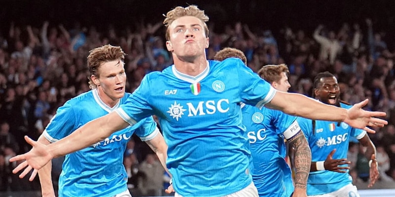 &quot;Hojlund pu&ograve; fare 25 gol, cosa ci fa al Napoli?&quot;: la bordata dell'ex leggenda United
