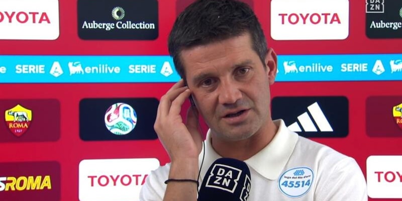 <p>Chivu applaude i giocatori: "Fiero di come stanno lavorando. Noi bravi a soffrire e capire i momenti"</p>