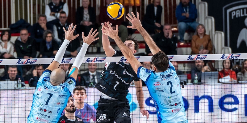 https://cdn.tuttosport.com/img/800/600/2025/10/21/172415448-bde90cc5-2e01-41ae-9092-cb7faa0bd830.jpg