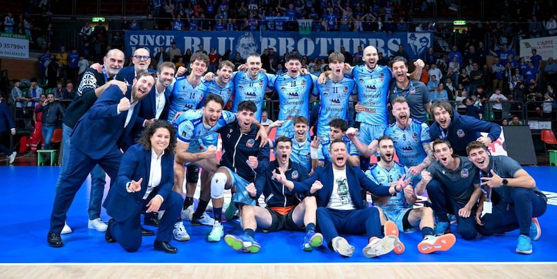 https://cdn.tuttosport.com/img/800/600/2025/10/26/202500041-ea374329-671d-467c-92fc-09ce99095825.jpeg
