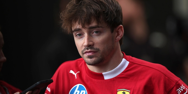 <p>Elkann durissimo: &quot;Leclerc e Hamilton parlino meno. Ferrari, gente non all'altezza&quot;</p>