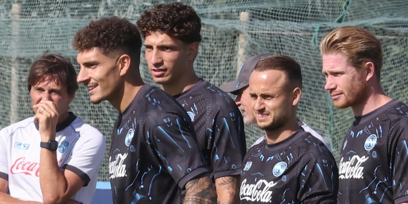 <p>&quot;De Bruyne? Gli avrei detto di non venire&quot;: l'intoccabile Napoli netto sugli allenamenti di Conte</p>